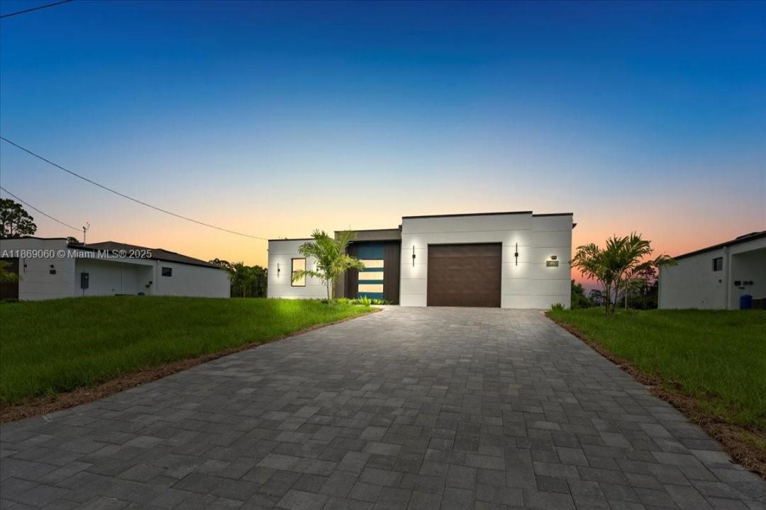 729 Colyer ST E, Lehigh Acres, فلوريدا 33974, الولايات المتحدة