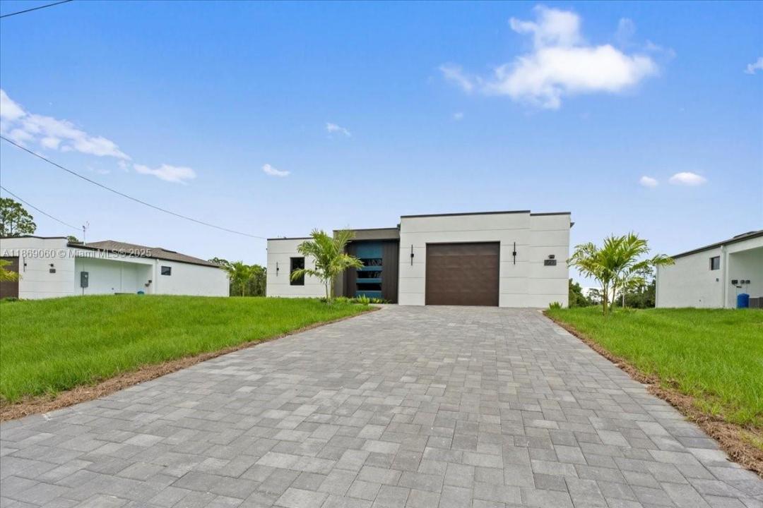 729 Colyer ST E, Lehigh Acres, فلوريدا 33974, الولايات المتحدة