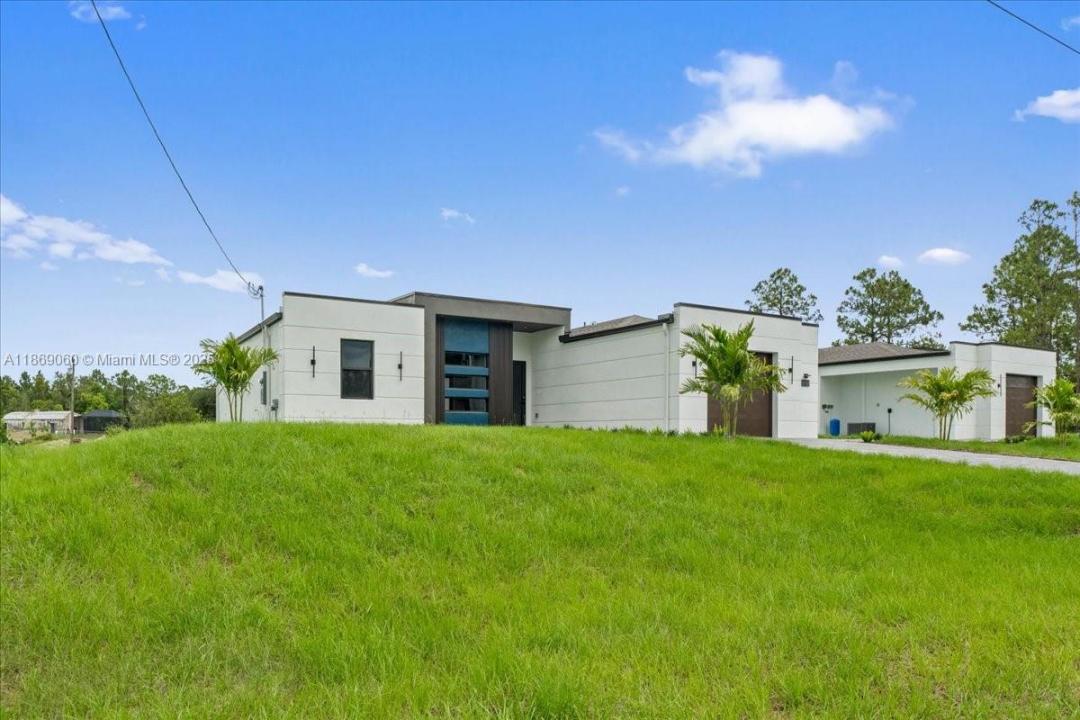 729 Colyer ST E, Lehigh Acres, فلوريدا 33974, الولايات المتحدة