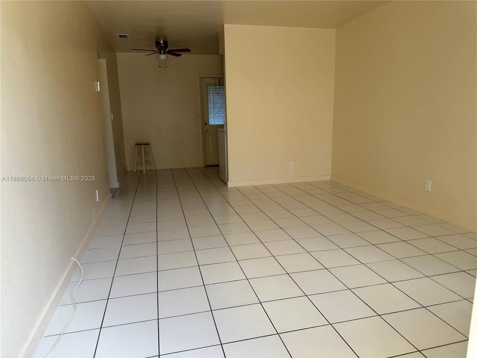 716 SE 16th St 2, Fort Lauderdale, Florida 33316