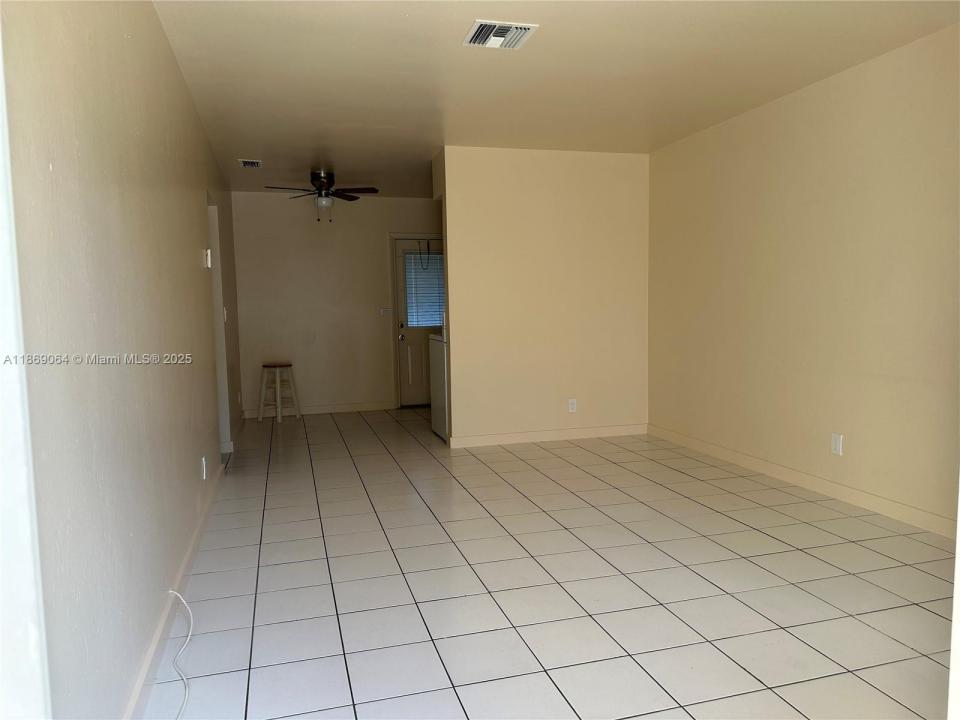716 SE 16th St 2, Fort Lauderdale, Florida 33316