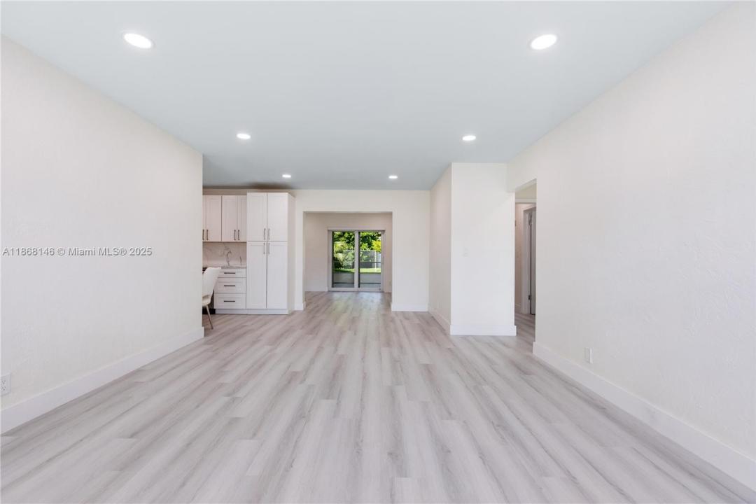 7003 NW 99th Ave, Tamarac, Florida 33321
