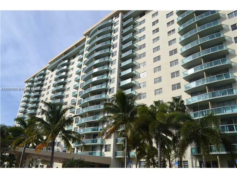 19390 Collins Ave 203, Sunny Isles Beach, Florida 33160, USA