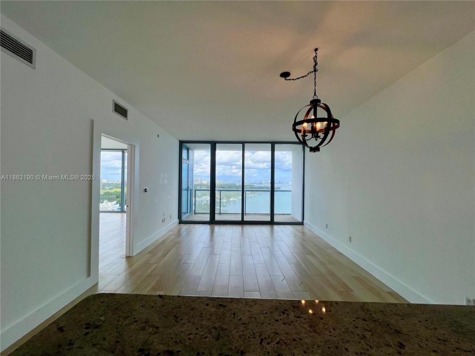 601 NE 36th St 1408, Miami, Флорида 33137, Соединенные Штаты
