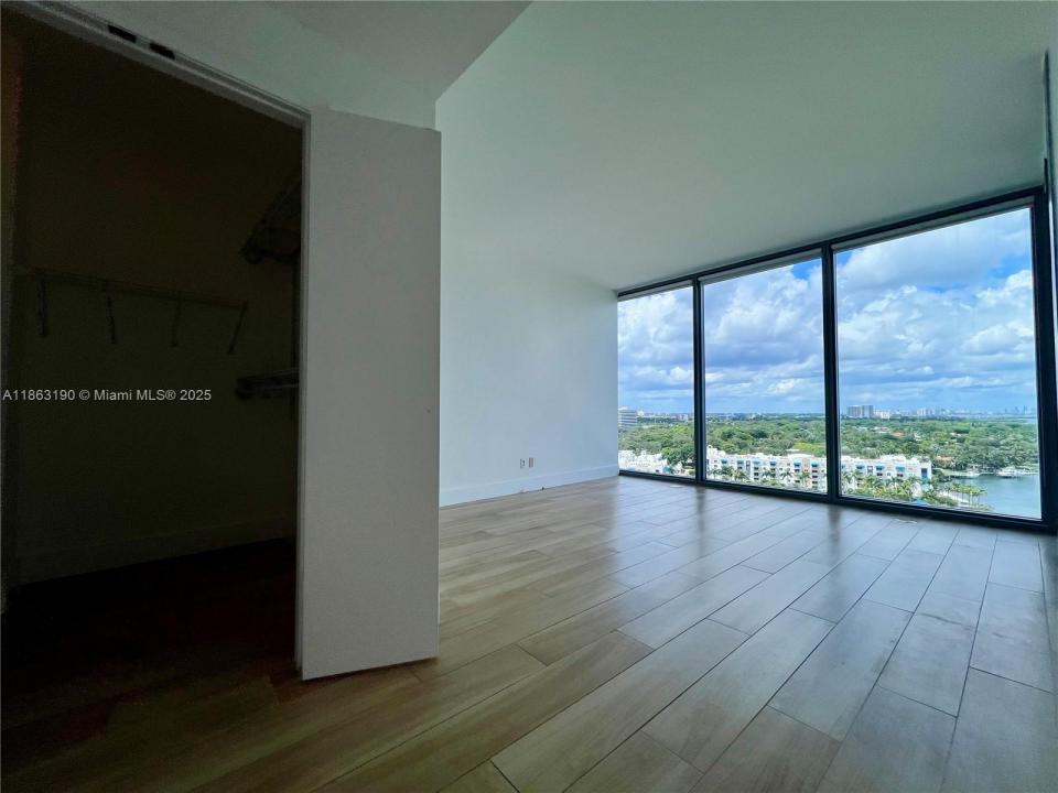 601 NE 36th St 1408, Miami, Флорида 33137, Соединенные Штаты