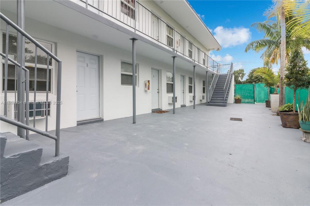 1245 NW 60th St, Miami, Florida 33142