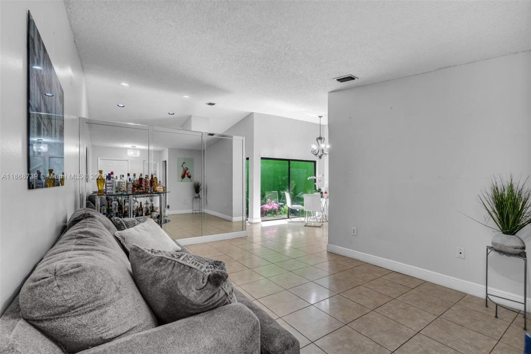 6646 NW 175th Ter, Hialeah, Florida 33015, Estados Unidos