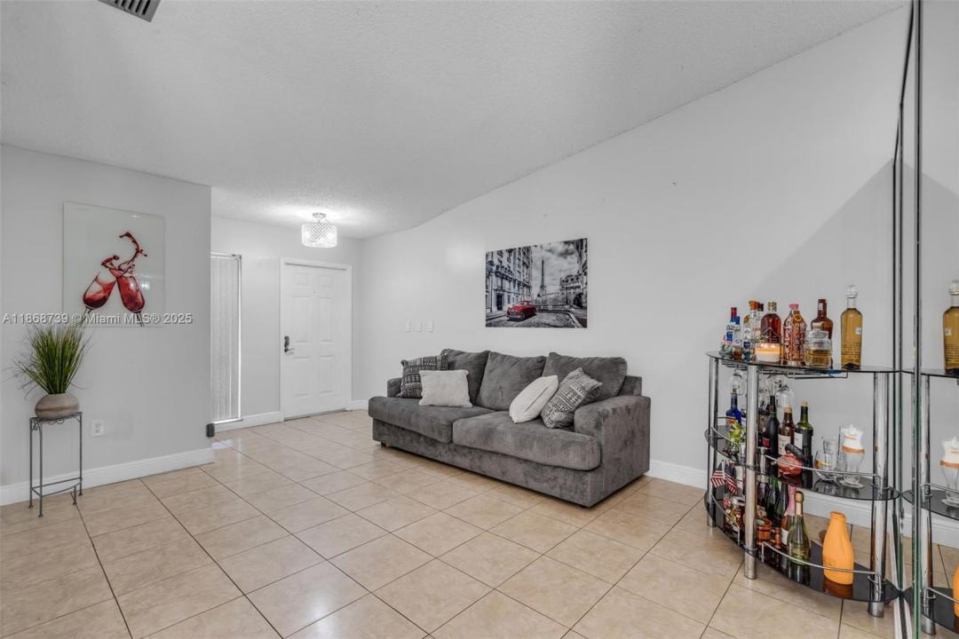 6646 NW 175th Ter, Hialeah, Florida 33015, Estados Unidos