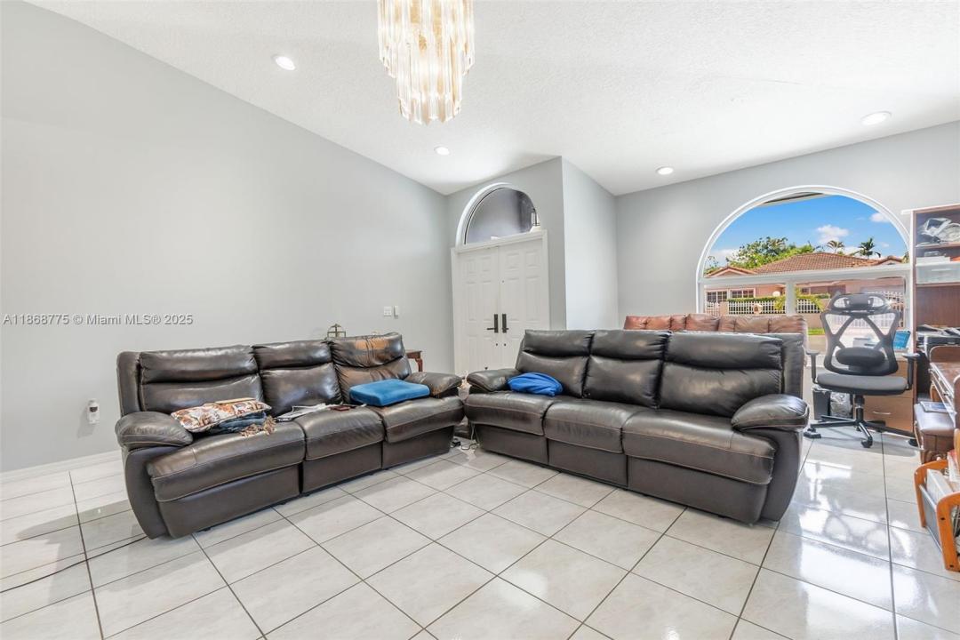 910 NW 133rd Ave, Miami, 佛羅里達州 33182, 美國