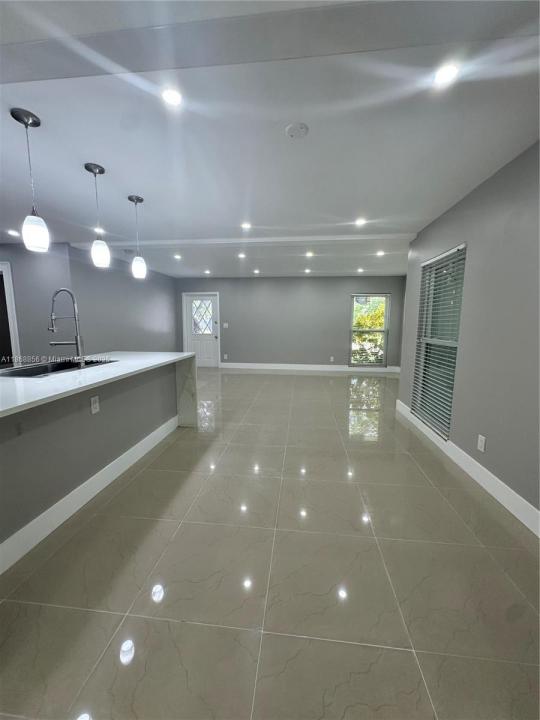 8003 NW 70th Ave, Tamarac, פלורידה 33321, ארצות הברית של אמריקה