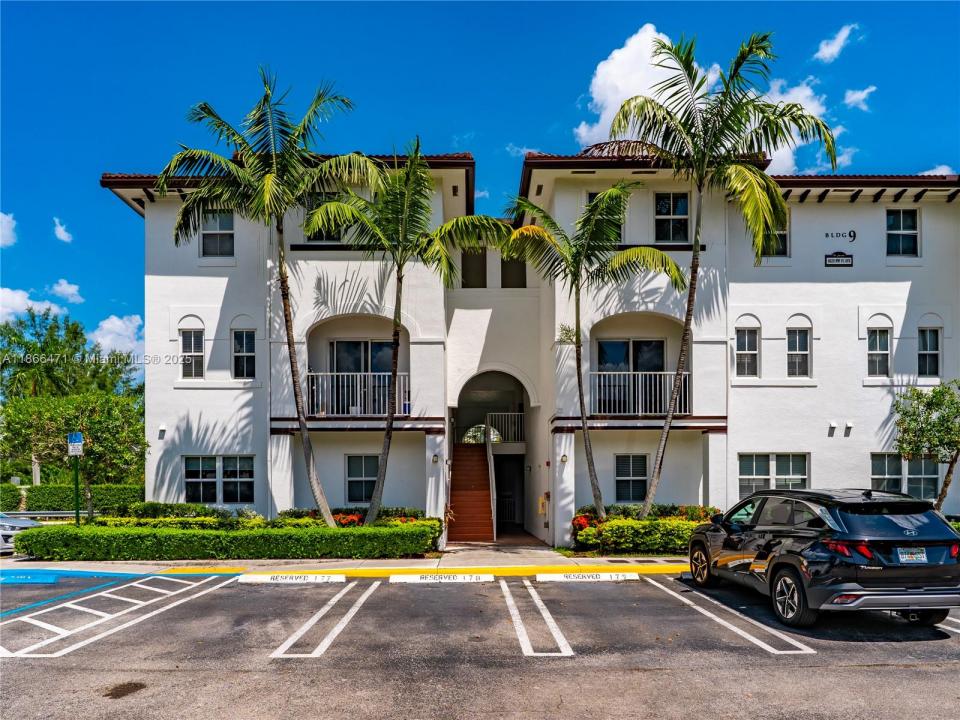 8620 NW 97th Ave 202, Doral, Florida 33178, USA