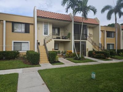 436 Lakeview Dr 104, Weston, Florida 33326, USA