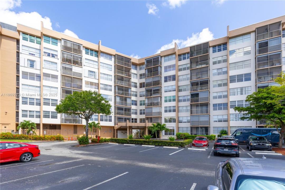 1000 Saint Charles Pl 319, Pembroke Pines, Floride 33026, États-Unis