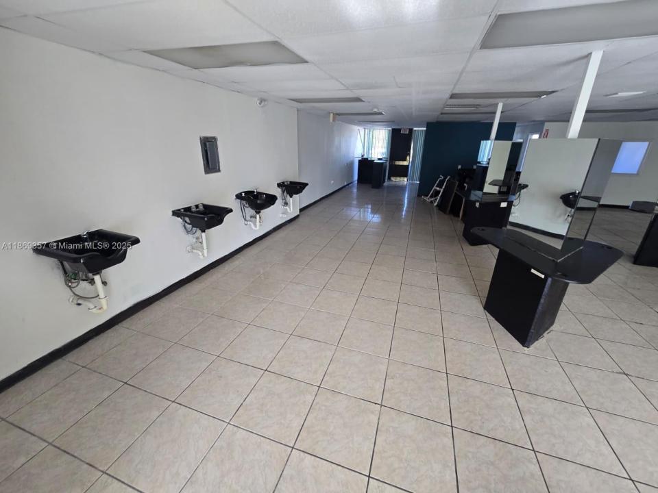 2501 N State Road 7 215, Margate, Floryda 33063, USA