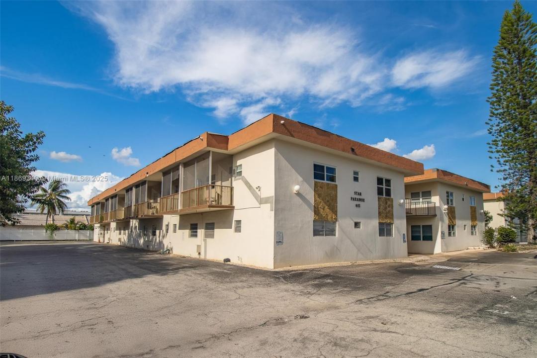 415 NE 2nd St 223, Hallandale Beach, Florida 33009