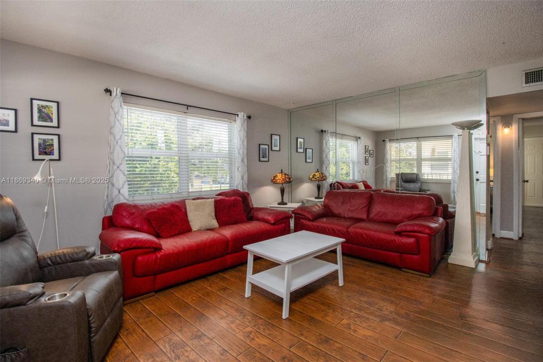 415 NE 2nd St 223, Hallandale Beach, Florida 33009