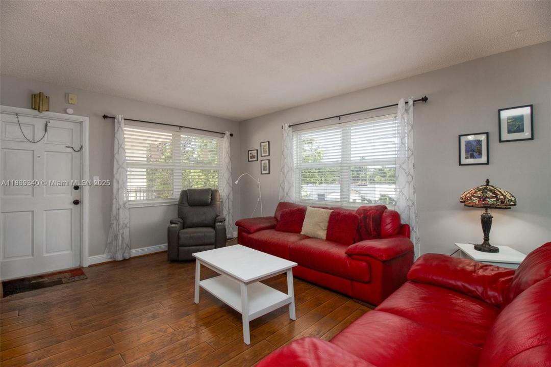 415 NE 2nd St 223, Hallandale Beach, Florida 33009