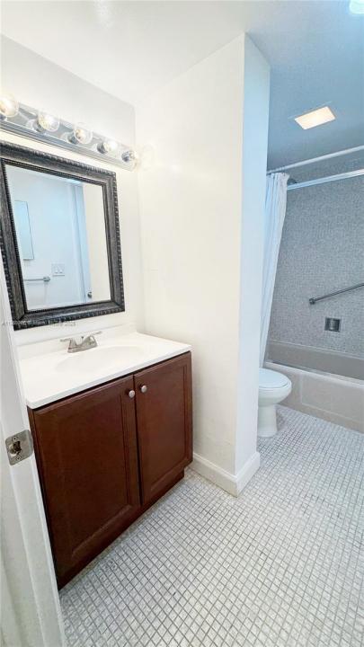 3750 NE 170th St 208, North Miami Beach, Florida 33160