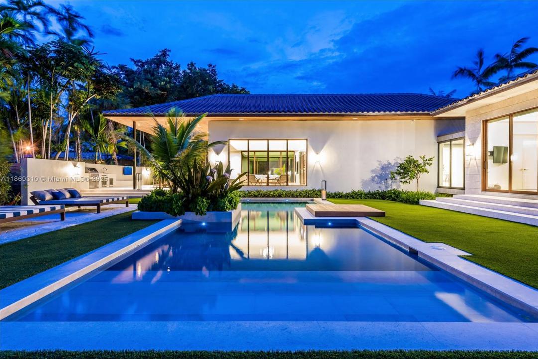864 NE 84th St, Miami, Florida 33138