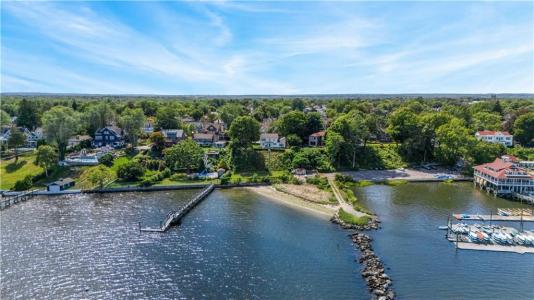 2 Kensington Road, Cranston, Rhode Island 02920