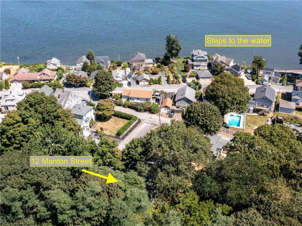 12 Manton Street, Warwick, רוד איילנד 02818, ארצות הברית של אמריקה 