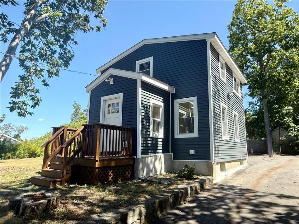 64 Ormsby Avenue, Warwick, Rhode Island 02886