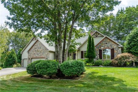 1 Victoria Drive, Smithfield, Rhode Island 02917