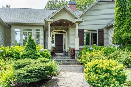 1 Victoria Drive, Smithfield, Rhode Island 02917