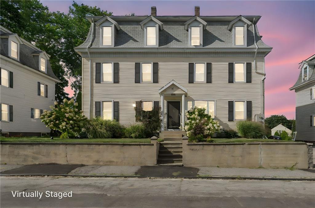 61 School Street 2R, Lincoln, Rhode Island 02802, USA
