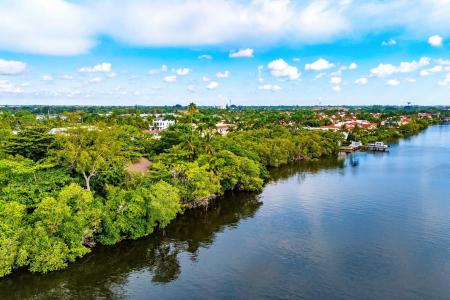 1001 Palm Trail, Delray Beach, Florida 33483