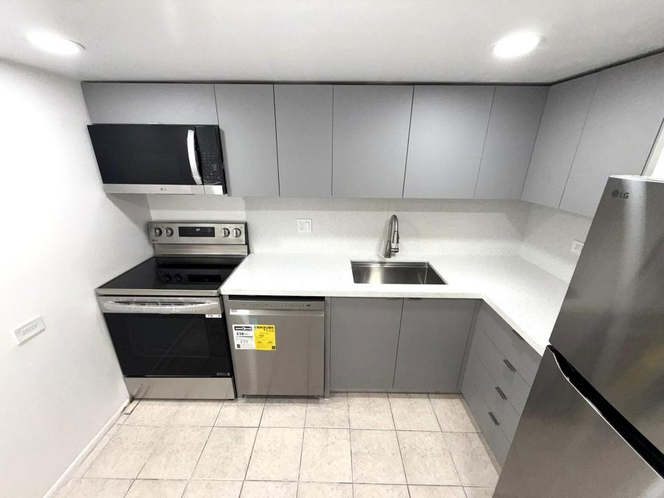 3670 Inverrary Drive 3g, Lauderhill, Florida 33319