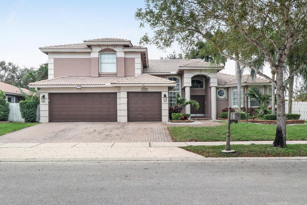 1142 NW 141st Avenue, Pembroke Pines, Florida 33028