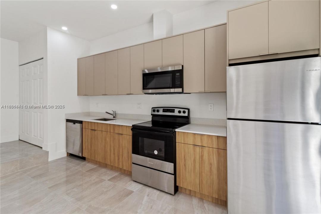 135 SW 114th Ave 2, Sweetwater, Florida 33174