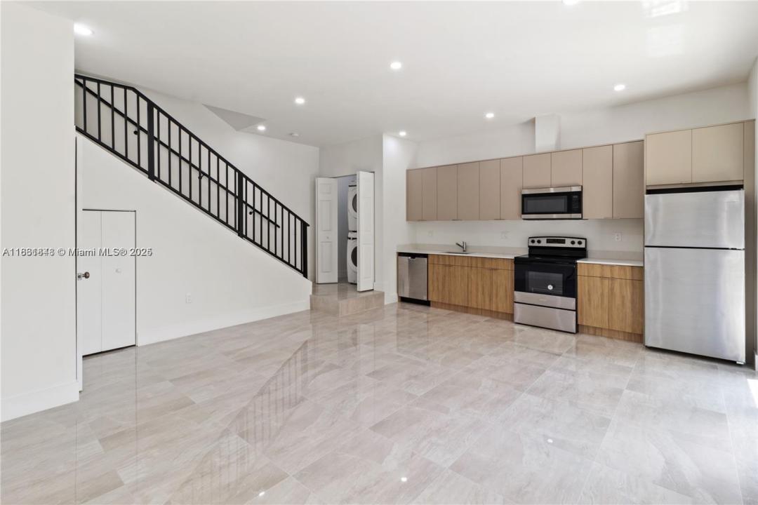 135 SW 114th Ave 2, Sweetwater, Florida 33174