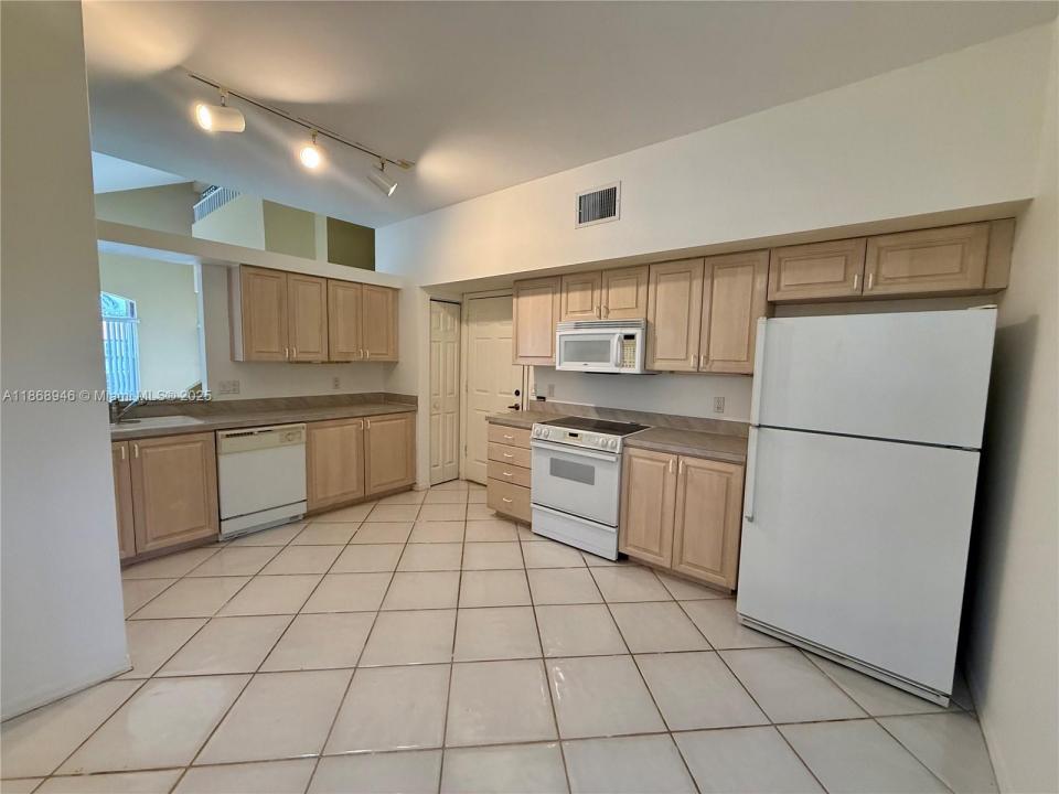 4004 Dorado Dr, Riviera Beach, Florida 33418