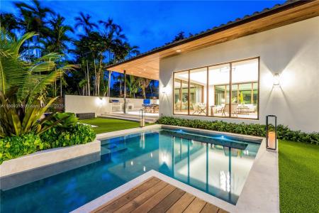 864 NE 84th St, Miami, Florida 33138