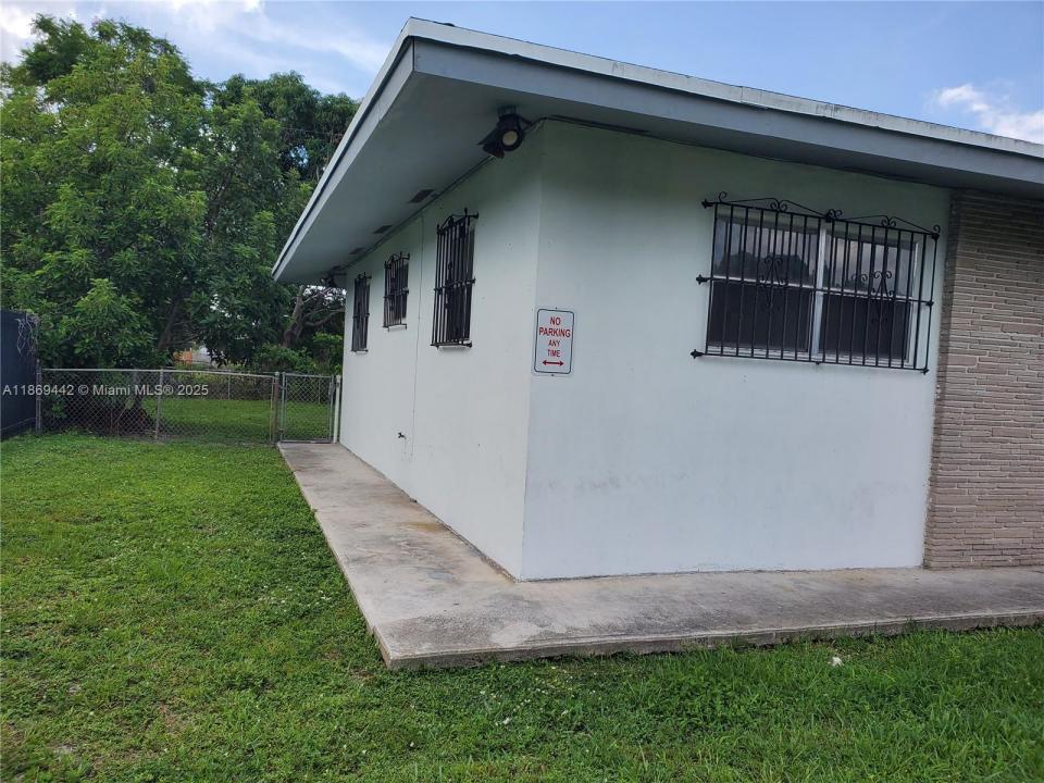 1160 NE 200th Ter, Miami, Florida 33179