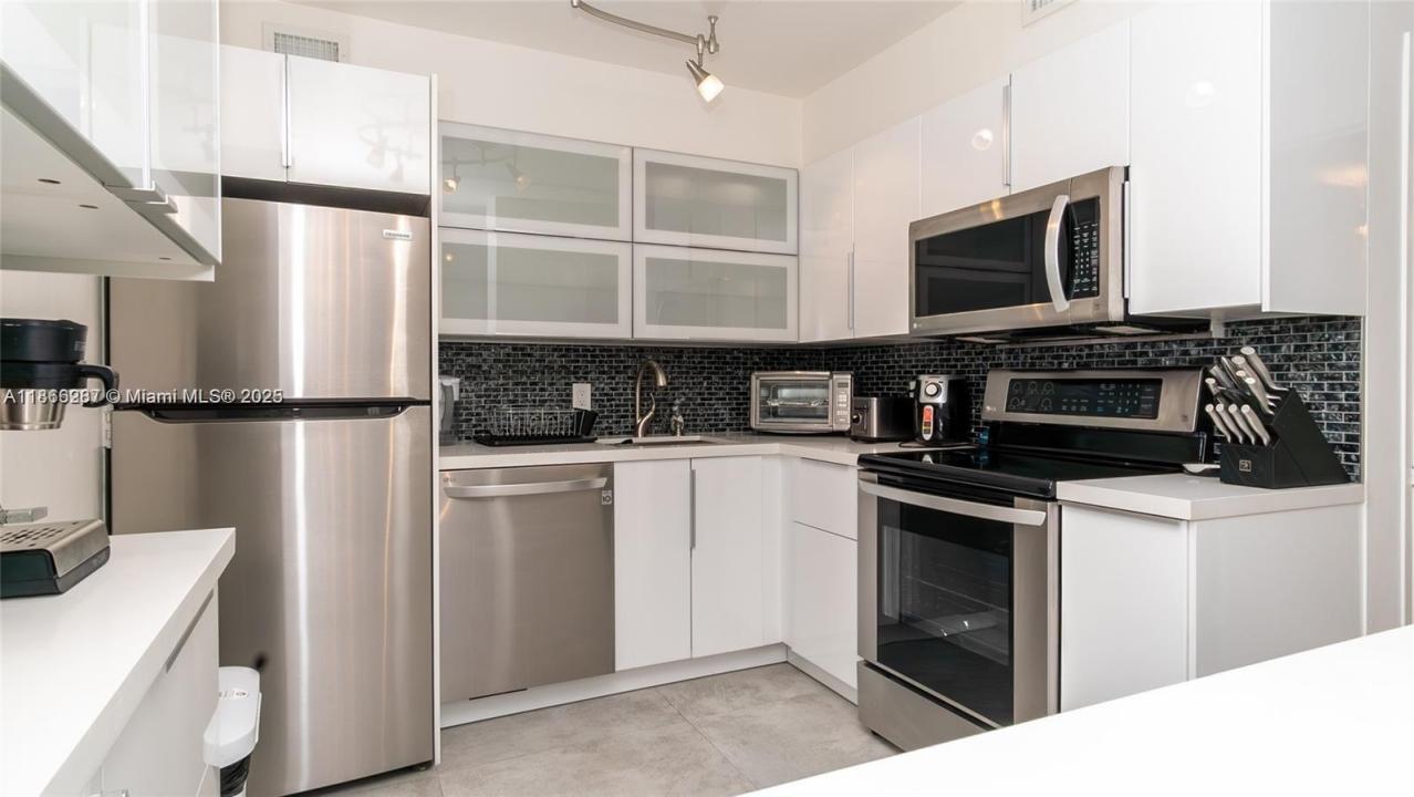 5161 Collins Ave 811, Miami Beach, Флорида 33140, Соединенные Штаты