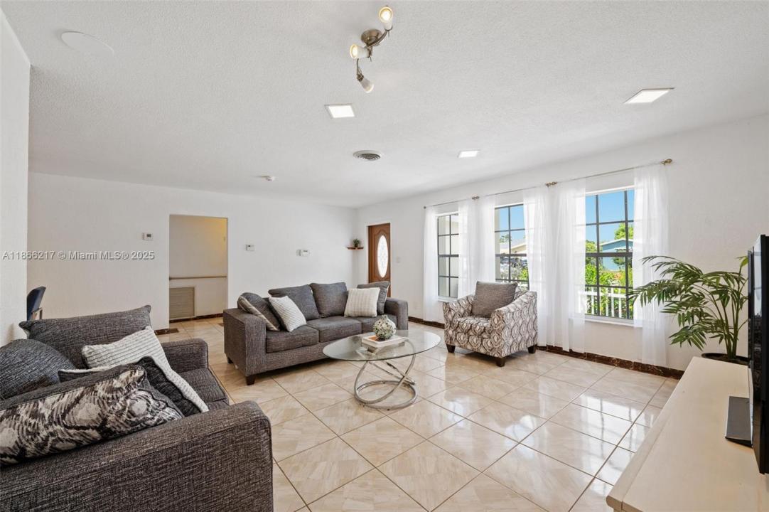 791 SW 49th Ter, Margate, Florida 33068