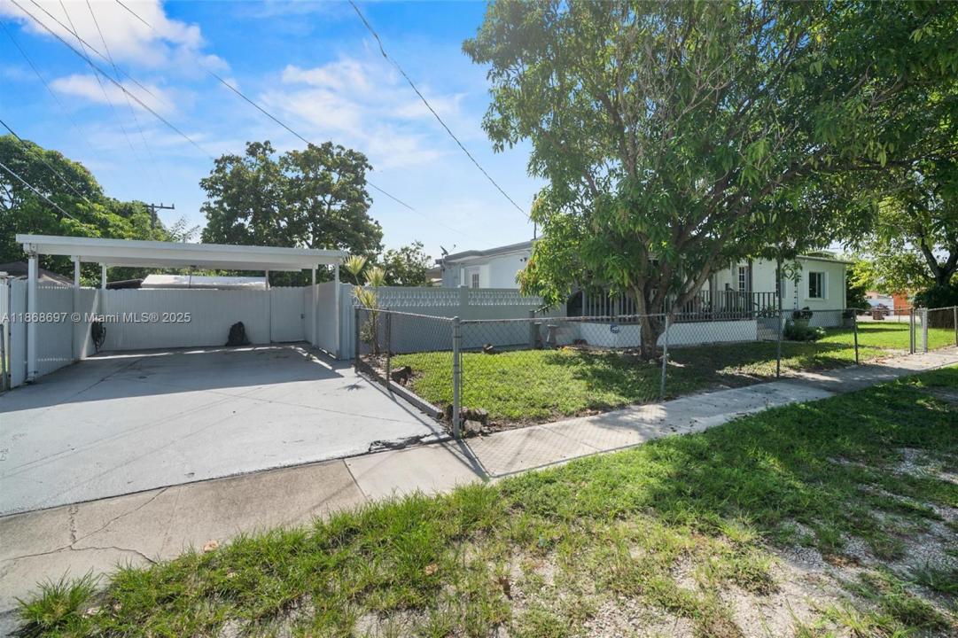 5621 E 1st Ave, Hialeah, 플로리다 33013, 미국