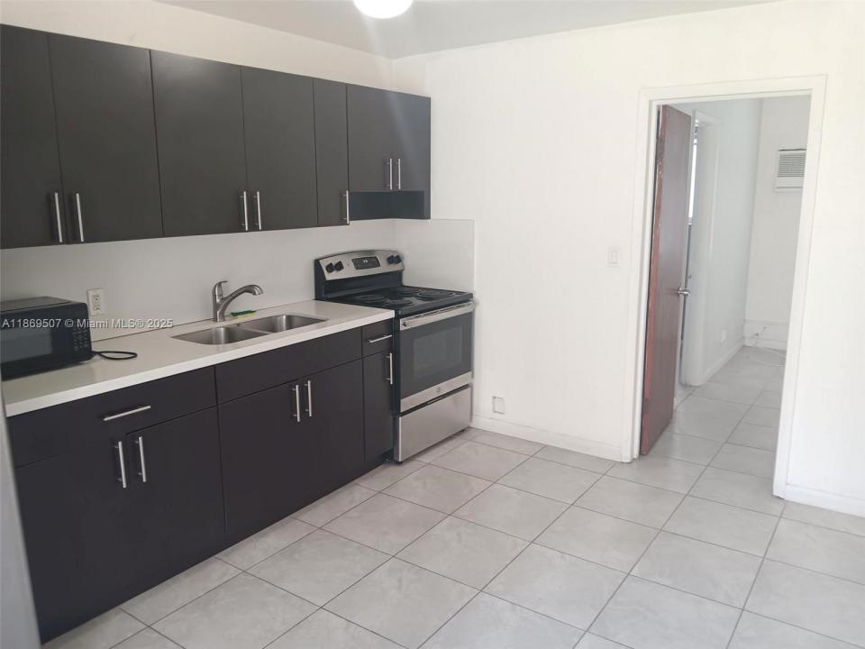 2334 Grant St 2336, Hollywood, Флорида 33020, Соединенные Штаты