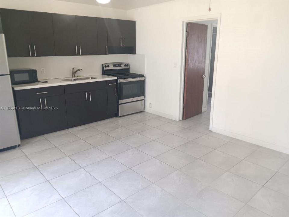 2334 Grant St 2336, Hollywood, Флорида 33020, Соединенные Штаты