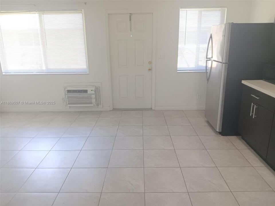 2334 Grant St 2336, Hollywood, Флорида 33020, Соединенные Штаты