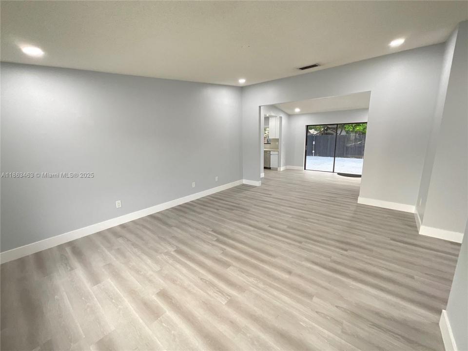 6101 NW 199th St, Hialeah, فلوريدا 33015, الولايات المتحدة