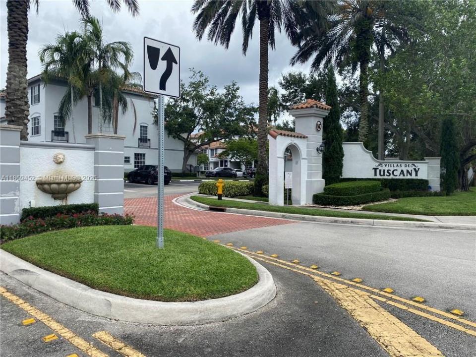 751 SW 148th Ave 1006, Sunrise, Floryda 33325, USA