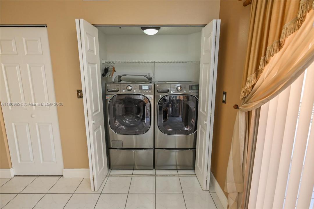 8390 NW 103rd St 205H, Hialeah Gardens, Florida 33016, Amerika Birleşik Devletleri