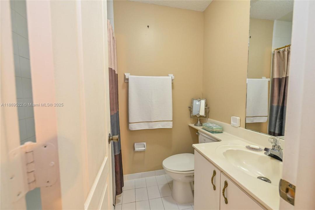 8390 NW 103rd St 205H, Hialeah Gardens, Florida 33016, Amerika Birleşik Devletleri