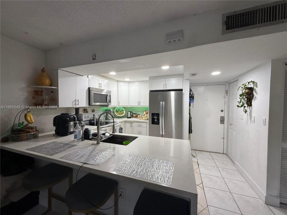 14201 N Kendall Dr 304D, Miami, Florida 33186, HOA KỲ