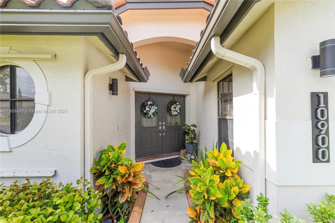 10900 NW 18th Ct, Plantation, Florida 33322