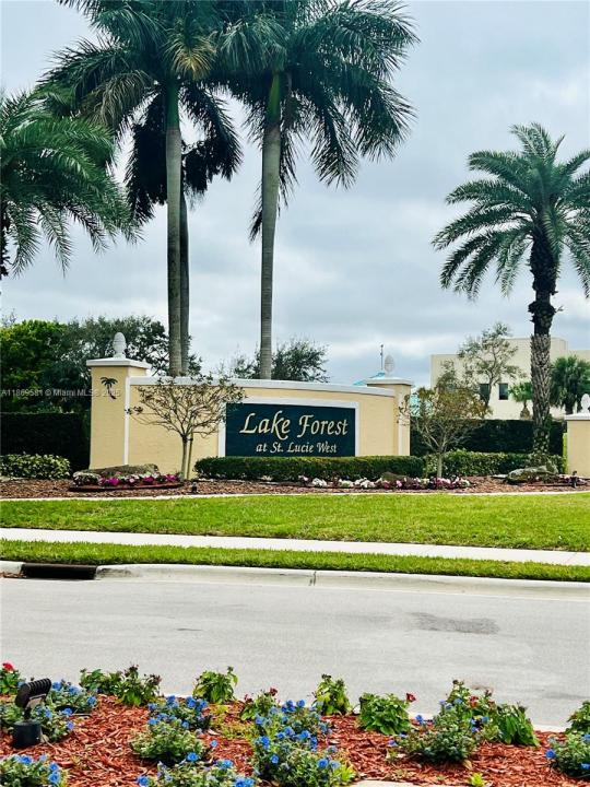 832 SW Rocky Bayou Ter, Saint Lucie West, Florida 34986